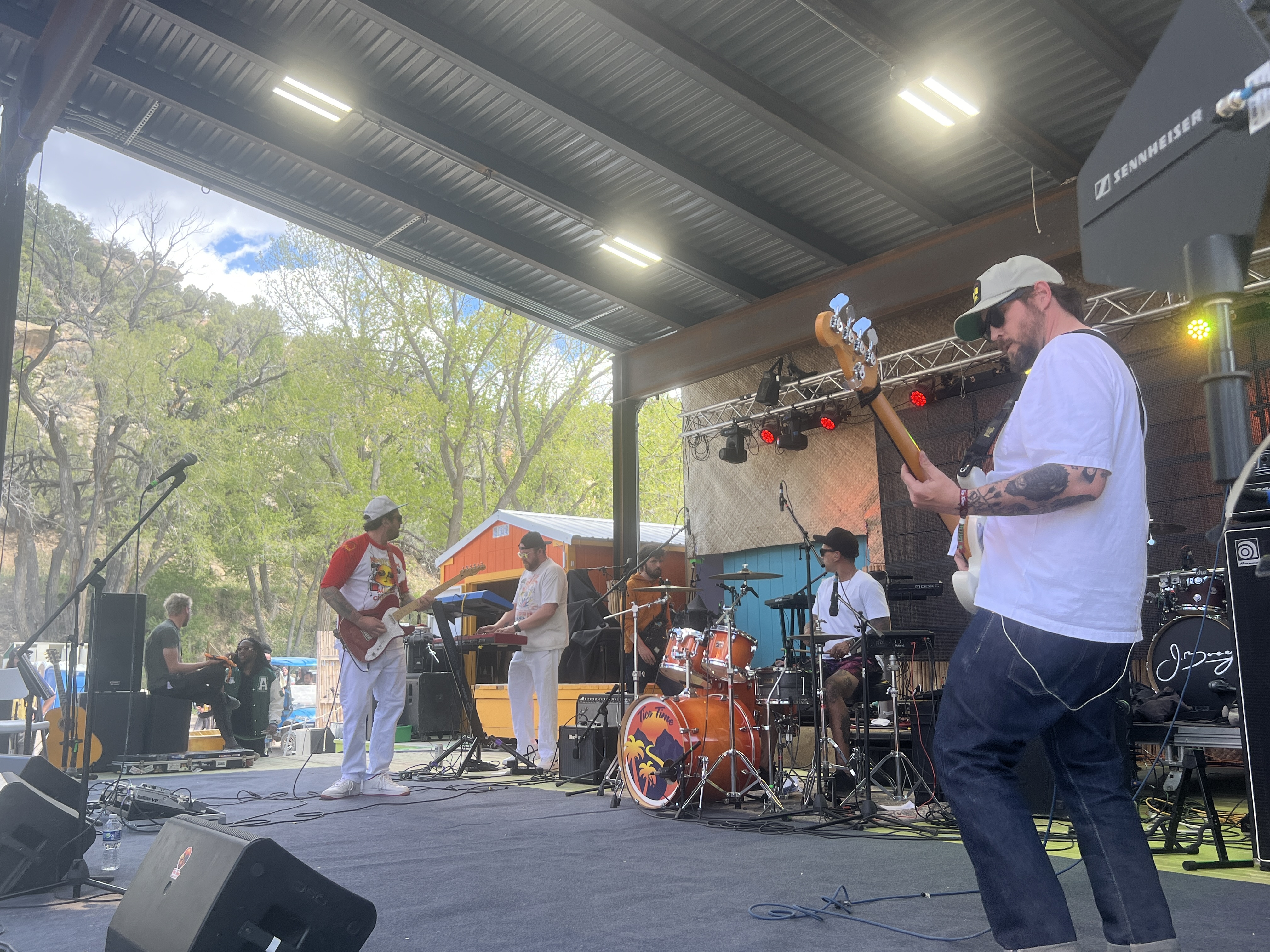 Royal Blu w/ The Autos