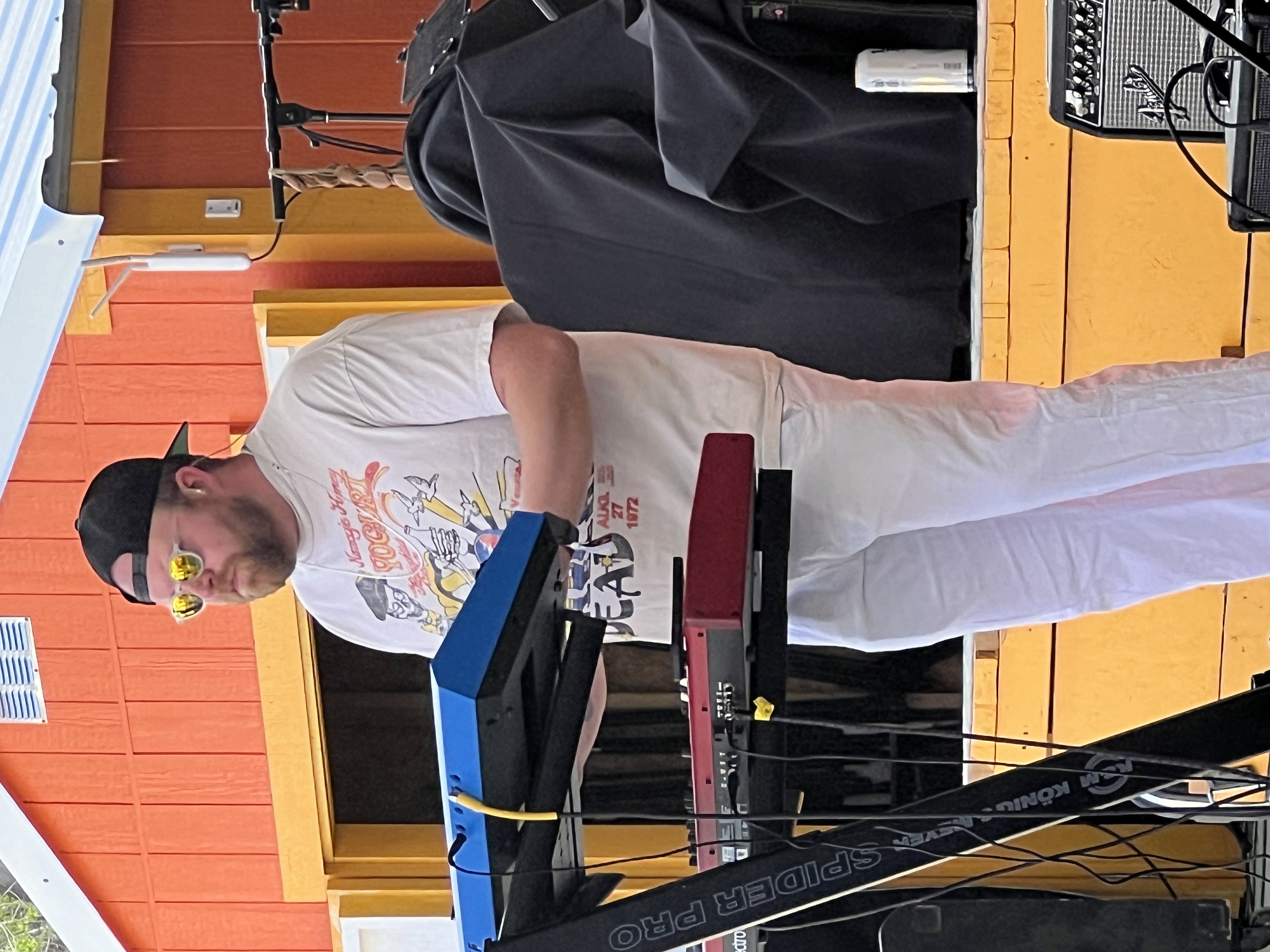 Royal Blu w/ The Autos