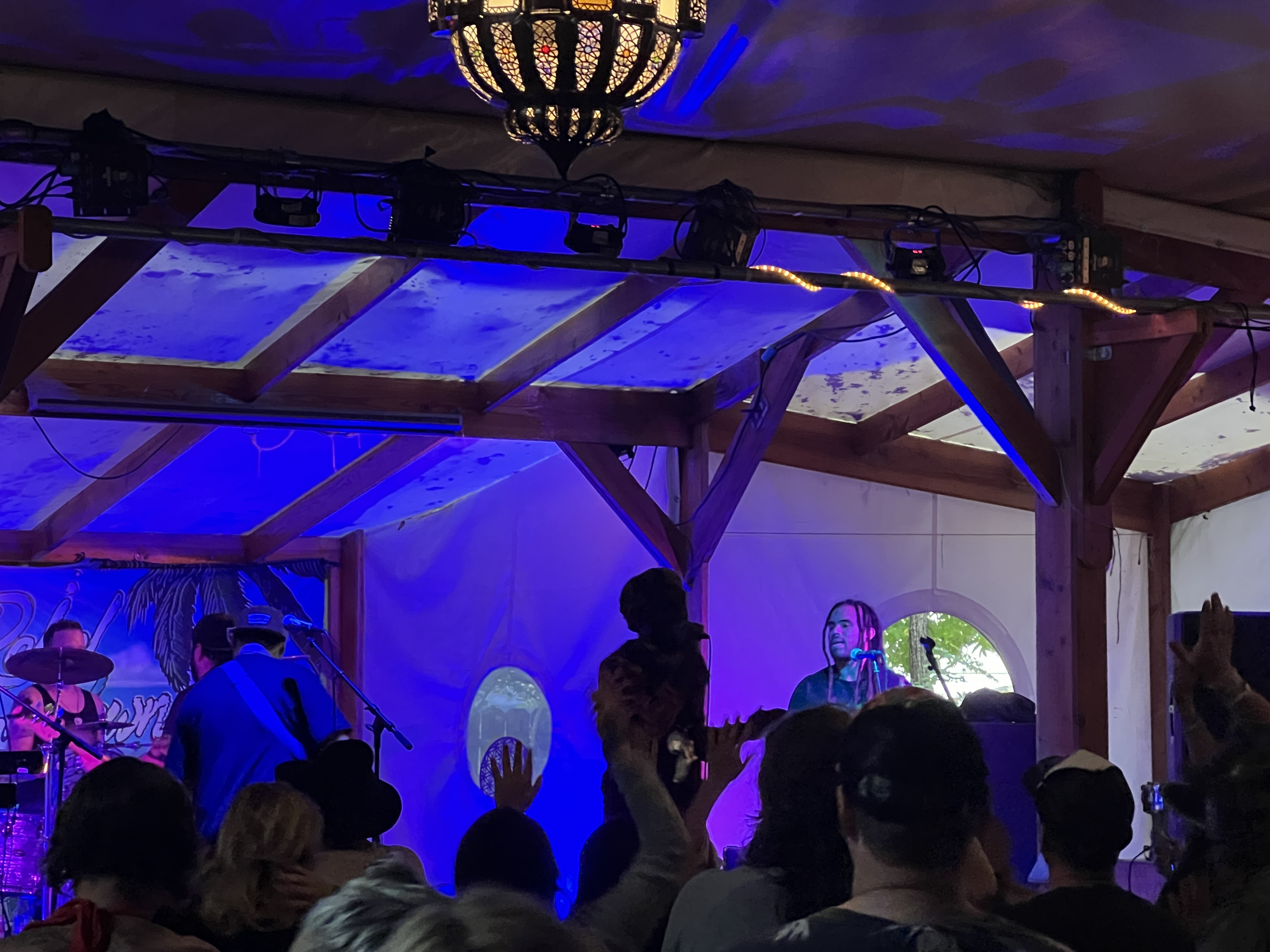 The Kingson w/ Rebel Shakedown