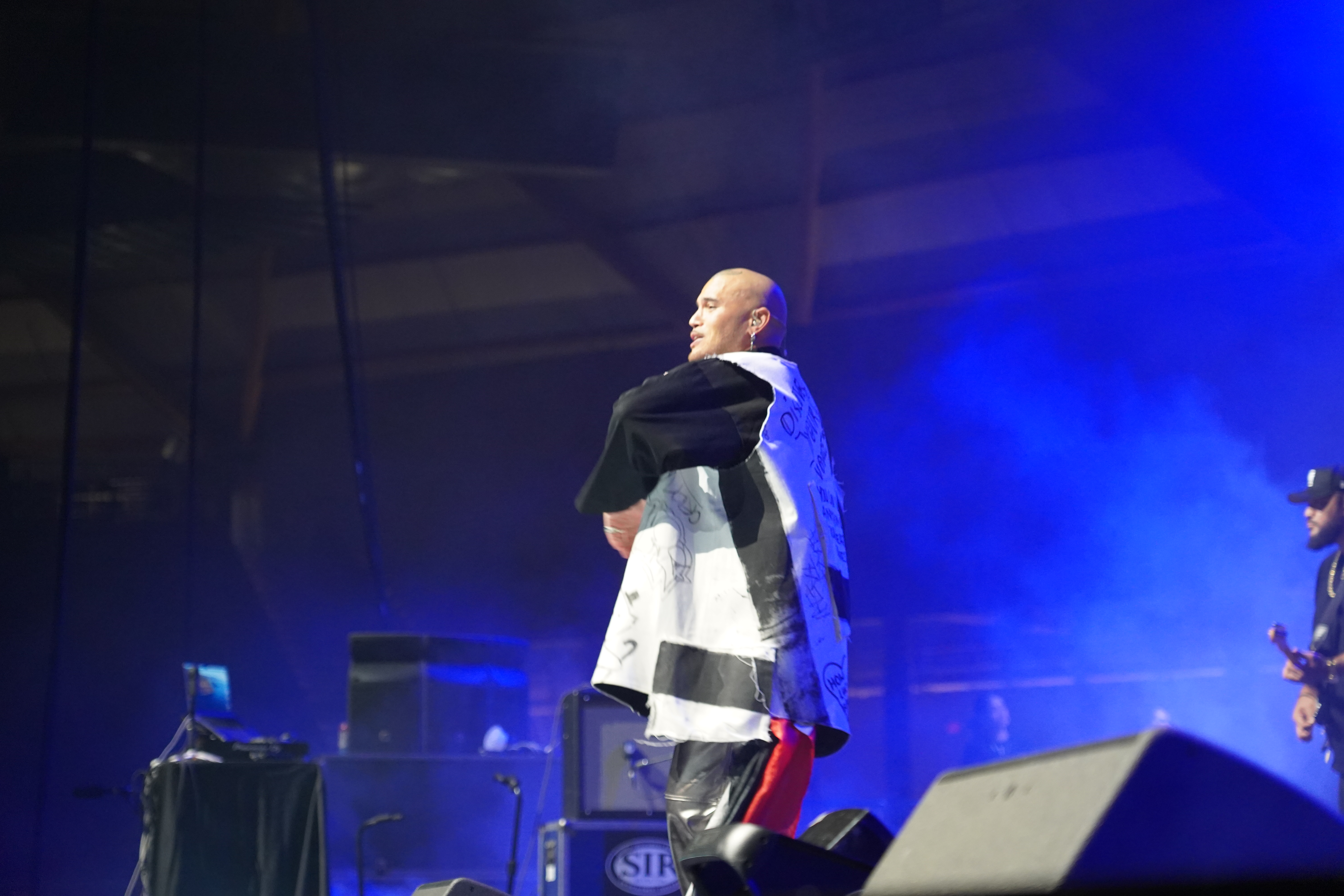 Stan Walker — Holo Holo 2025