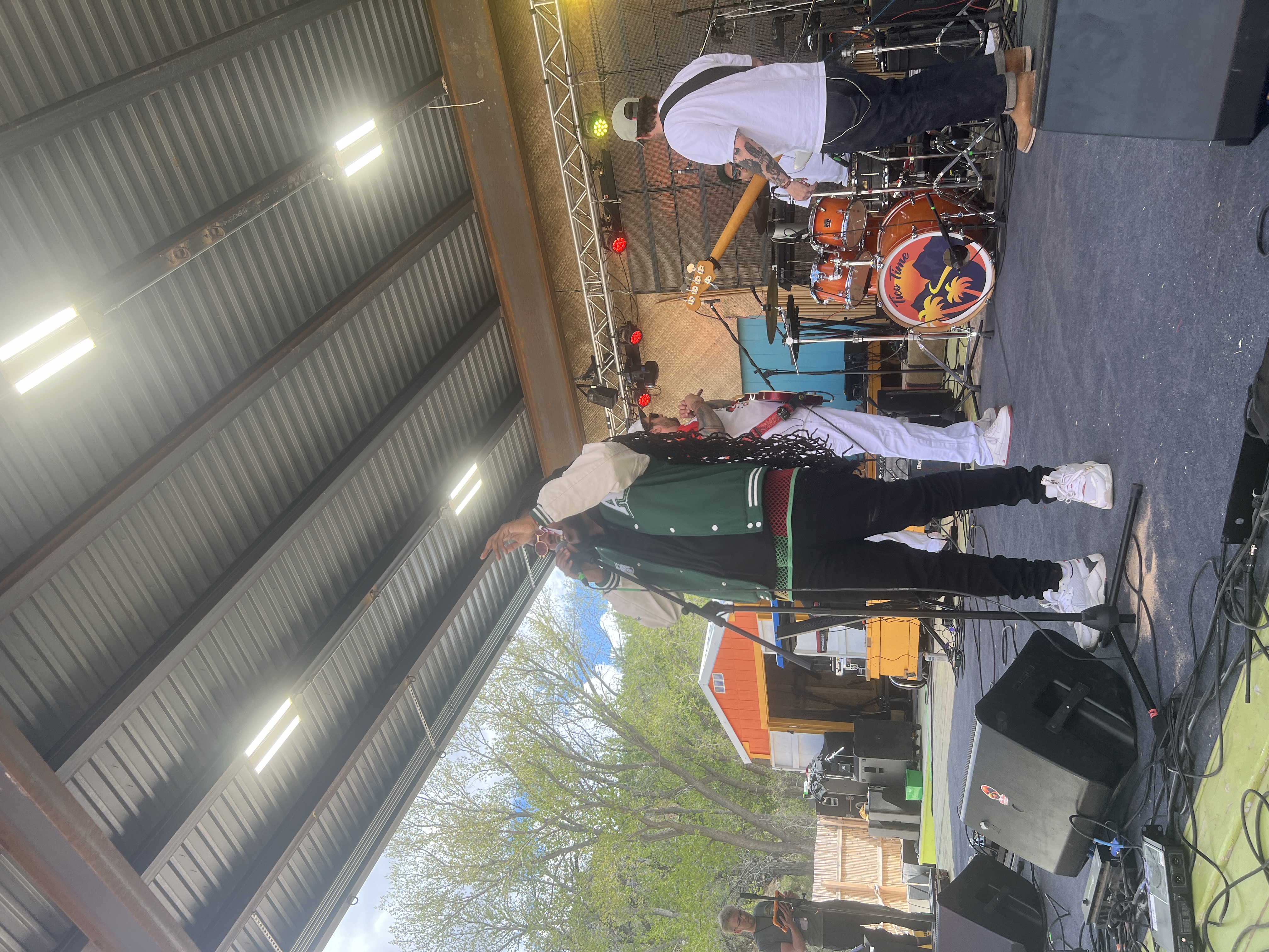 Royal Blu w/ The Autos — Rise & Vibes Festival 2024