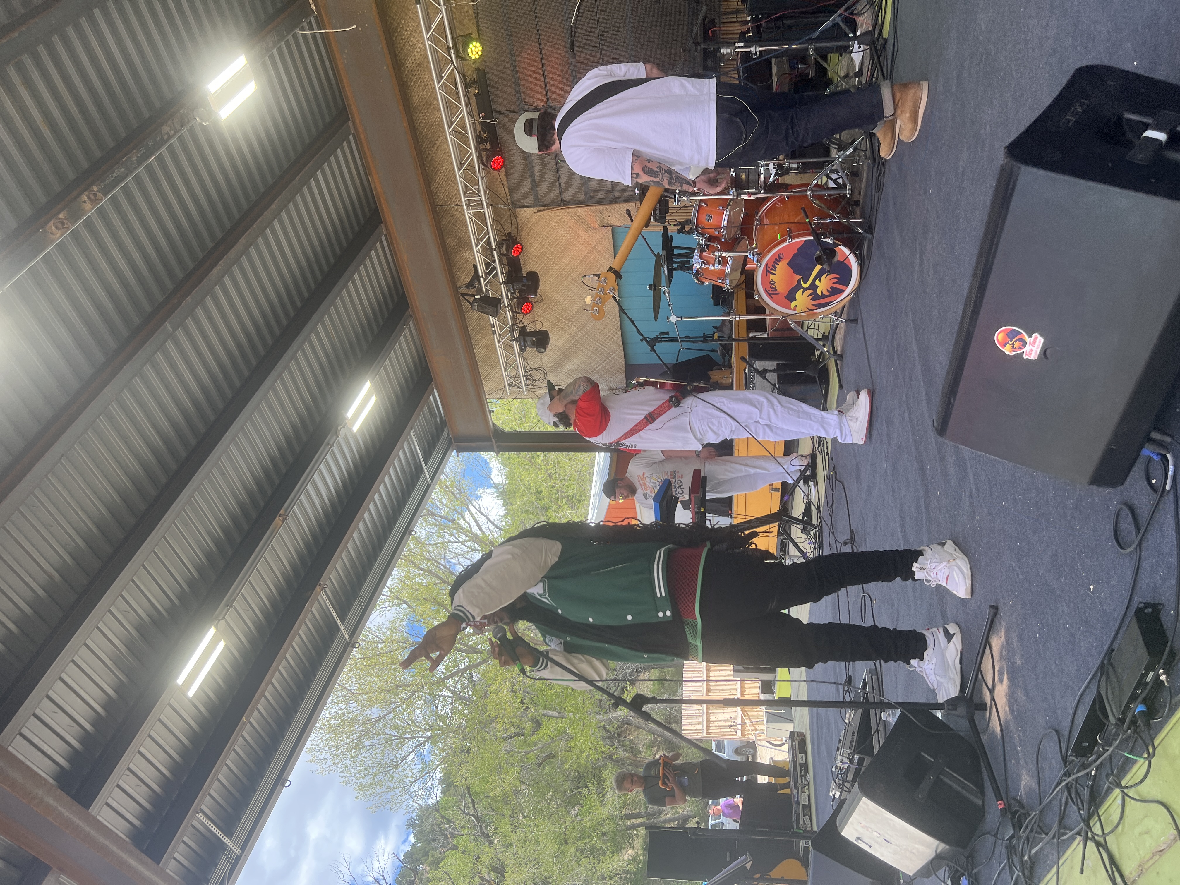 Royal Blu w/ The Autos — Rise & Vibes Festival 2024
