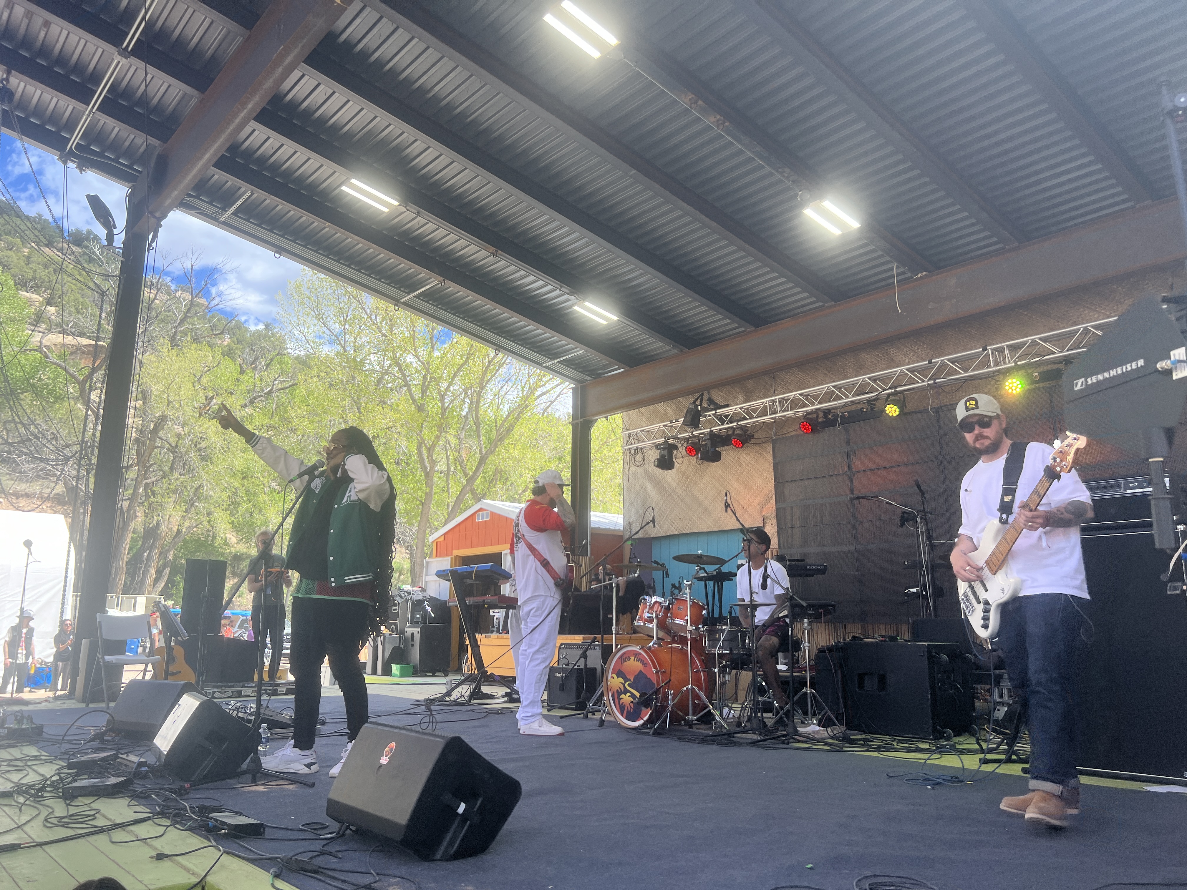 Royal Blu w/ The Autos — Rise & Vibes Festival 2024
