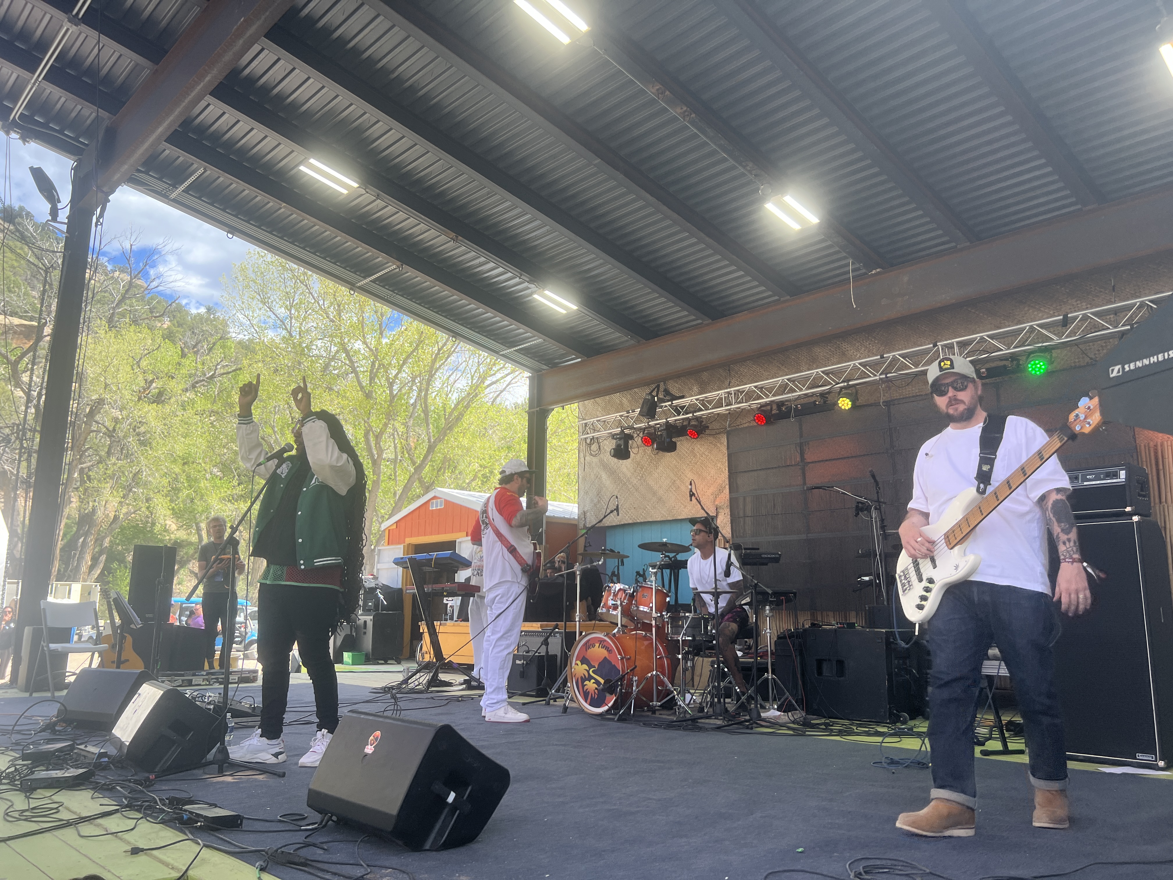 Royal Blu w/ The Autos — Rise & Vibes Festival 2024