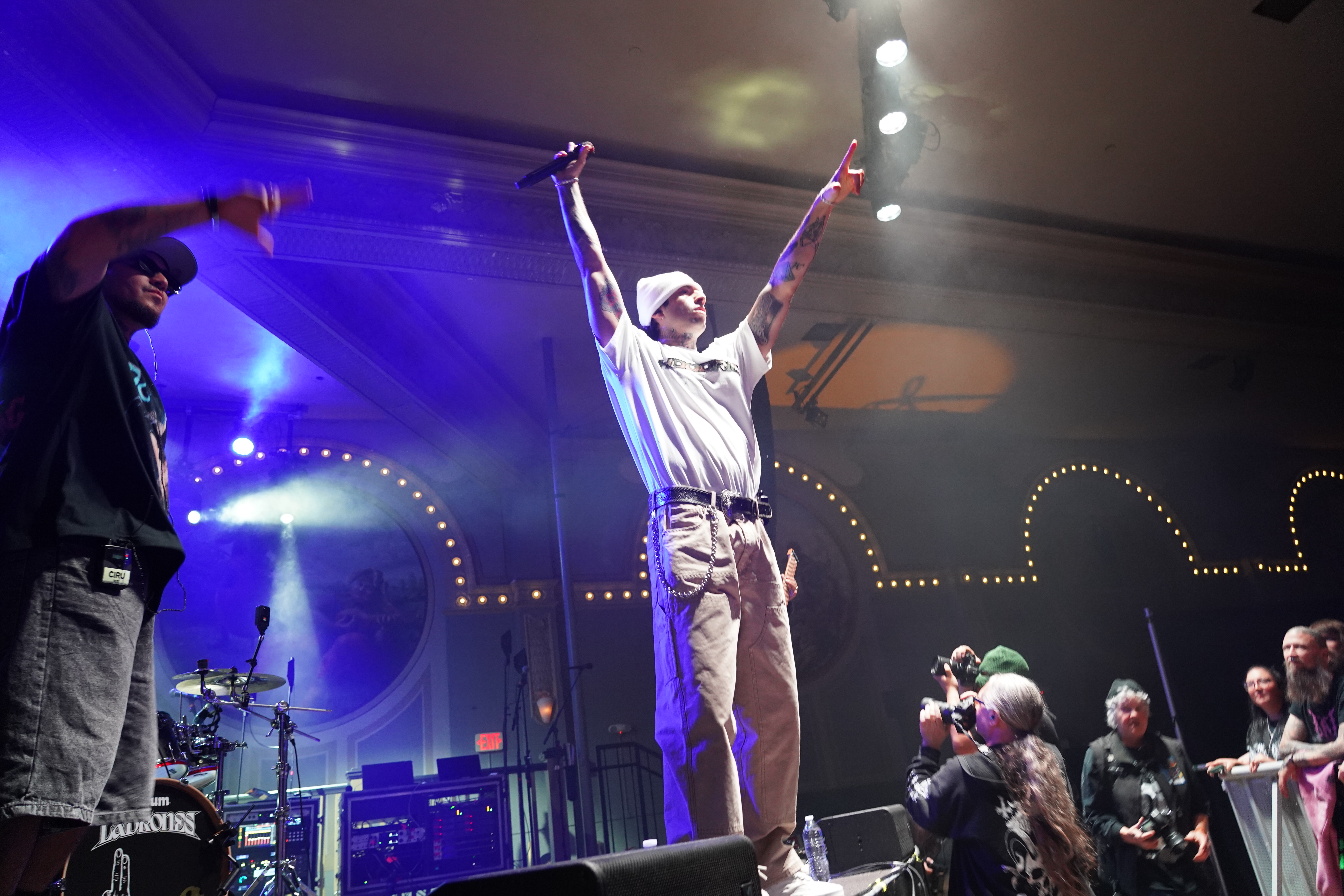 Ladrones — Ladrones — Crystal Ballroom
