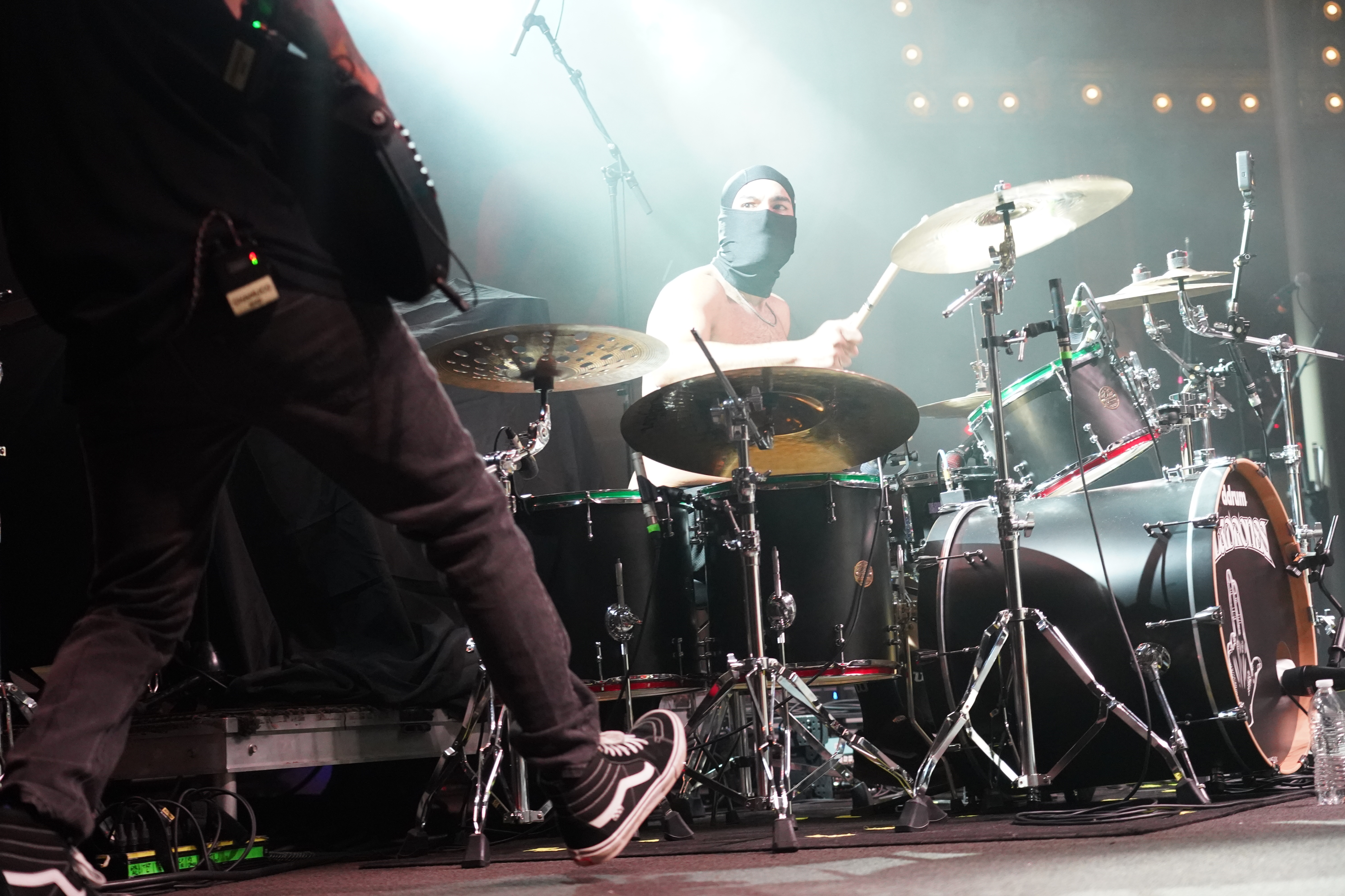 Ladrones — Ladrones — Crystal Ballroom