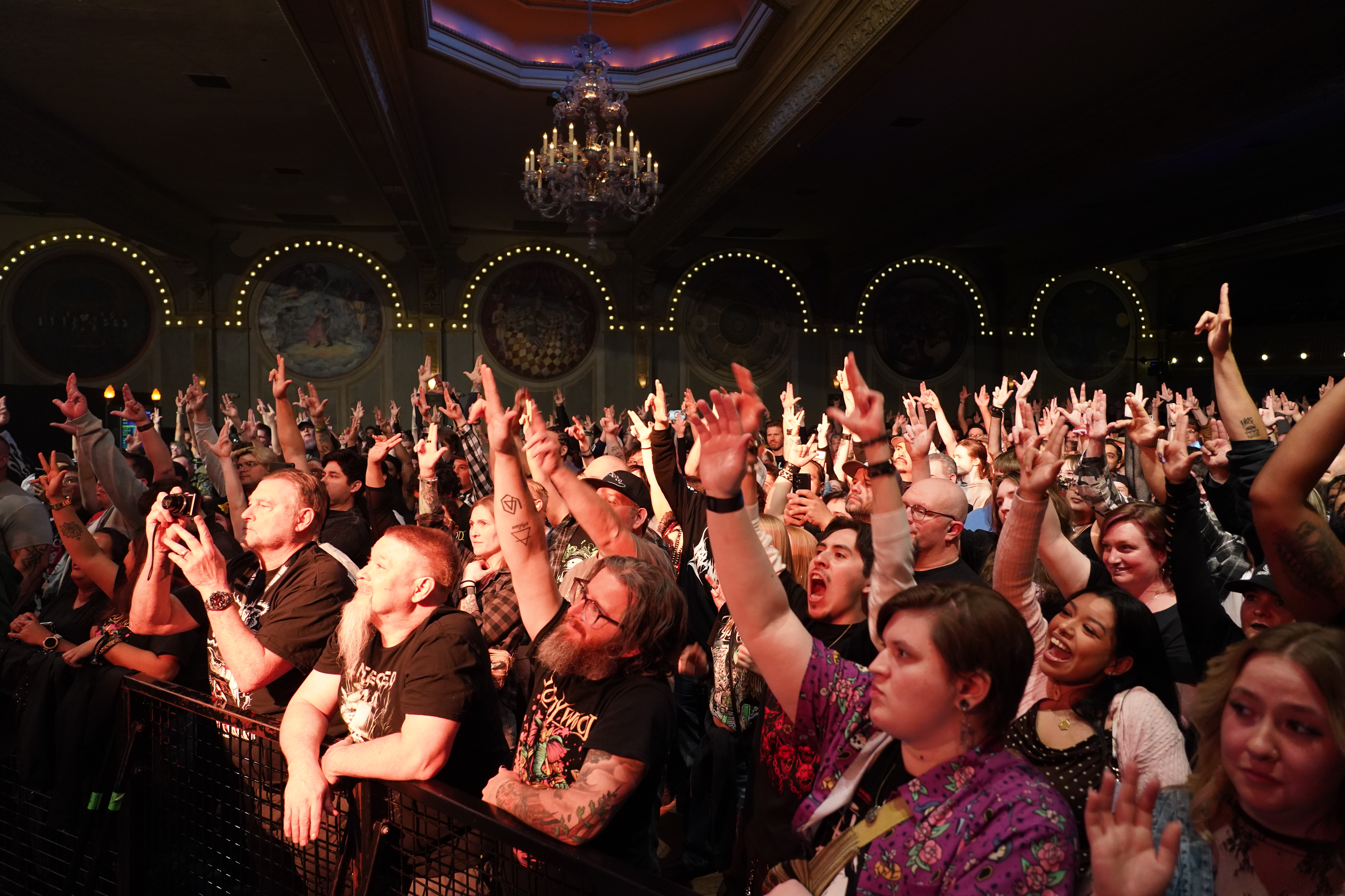 Ladrones — Ladrones — Crystal Ballroom